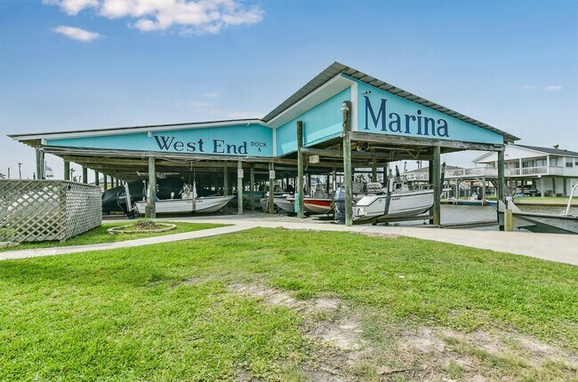 Building Photo - 21923 Frio Dr