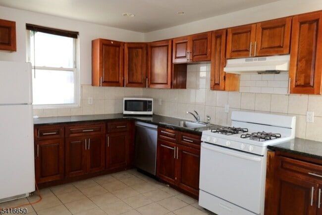 Building Photo - 524 Mulberry St