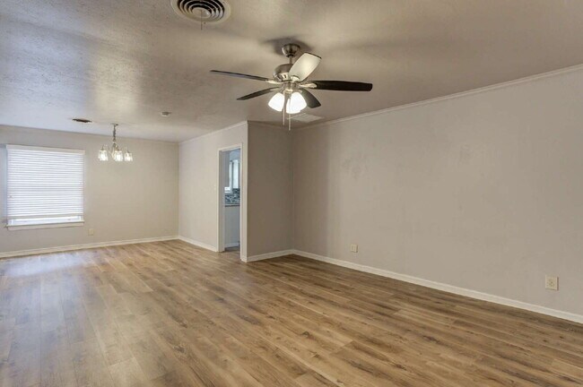 Building Photo - MOVE IN SPECIAL: FIRST FULL MONTH FREE