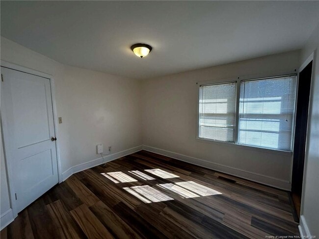 Building Photo - 1000 Ivy Rd