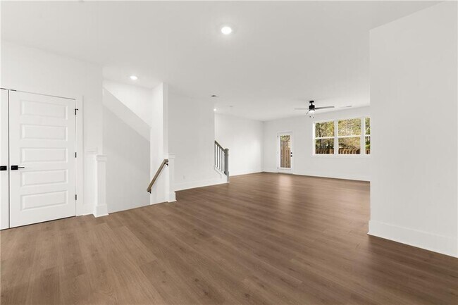 Building Photo - 3575 Overlook Rd NW