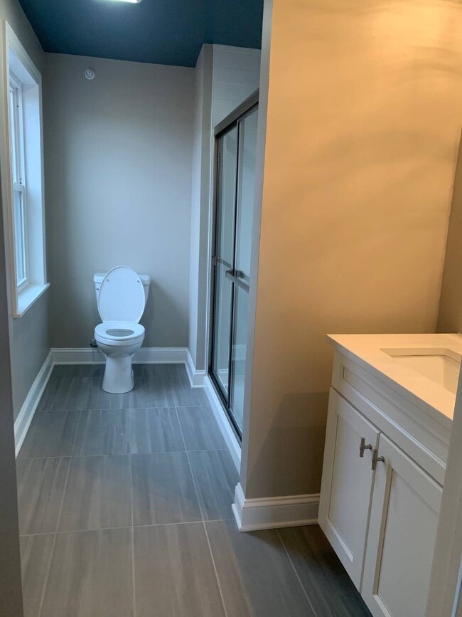 Building Photo - 29 Elk St