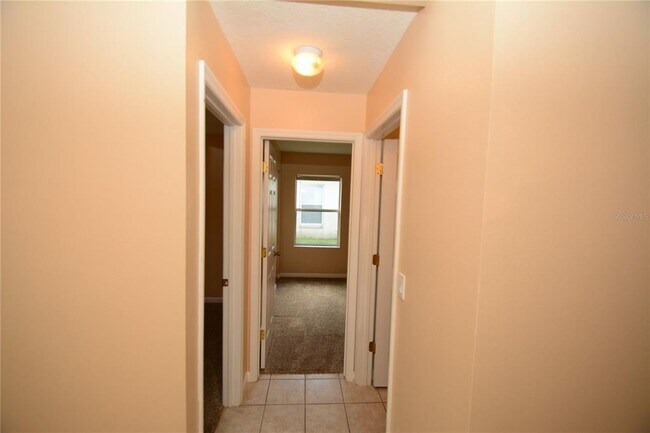 Building Photo - 37 Eton Ln