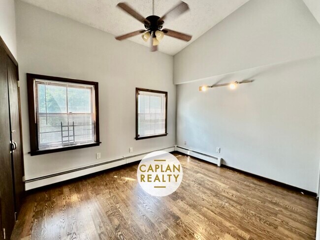 Building Photo - 46 Warren St