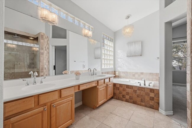 Building Photo - 1201 Palmares Ct