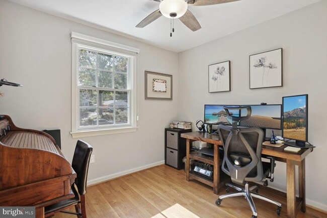 Building Photo - 2300 Cheshire Ln