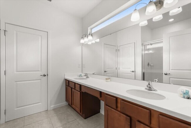 Building Photo - 301 Ballo Dr