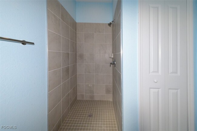 Building Photo - 3983 E Hampton Cir