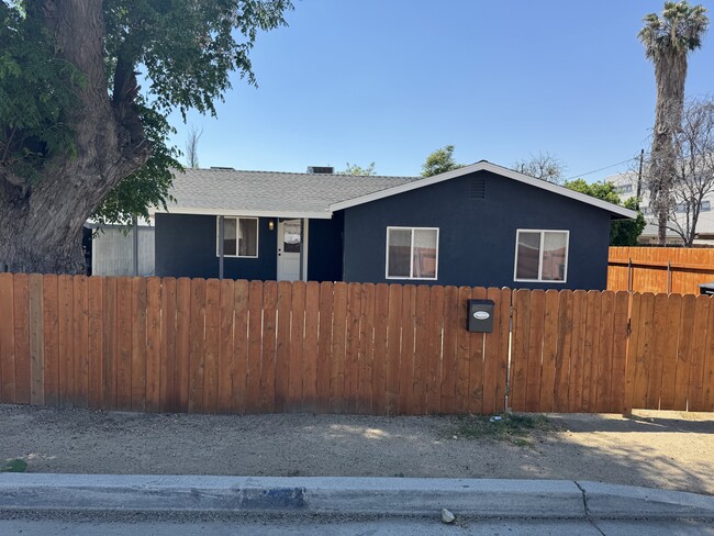 Primary Photo - 3305 San Dimas St