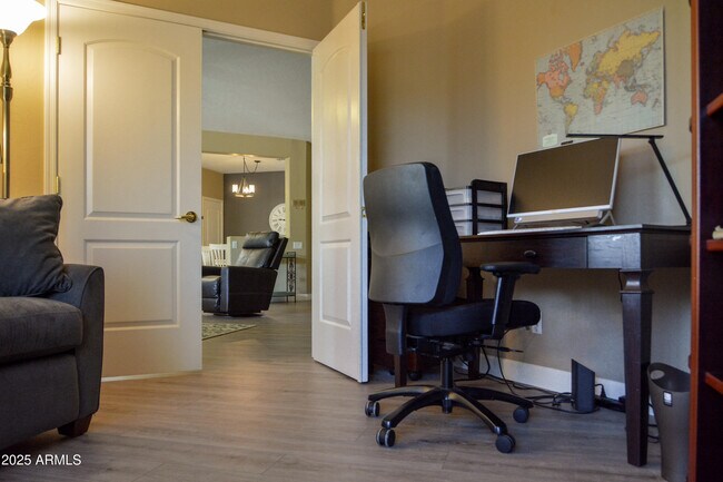 Building Photo - 13436 W La Vina Dr