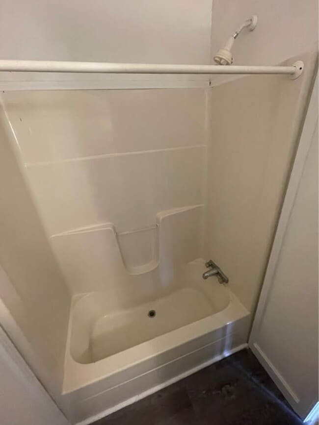 Building Photo - 704 Beverly Dr