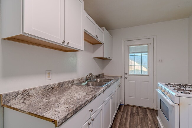 Building Photo - 6142 Lawn Valley Dr