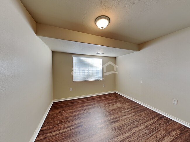 Building Photo - 1316 Osprey Way