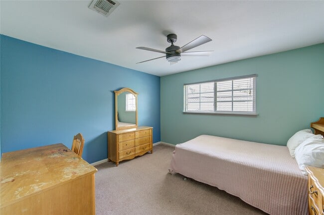Building Photo - 1210 Shannon Valley Dr