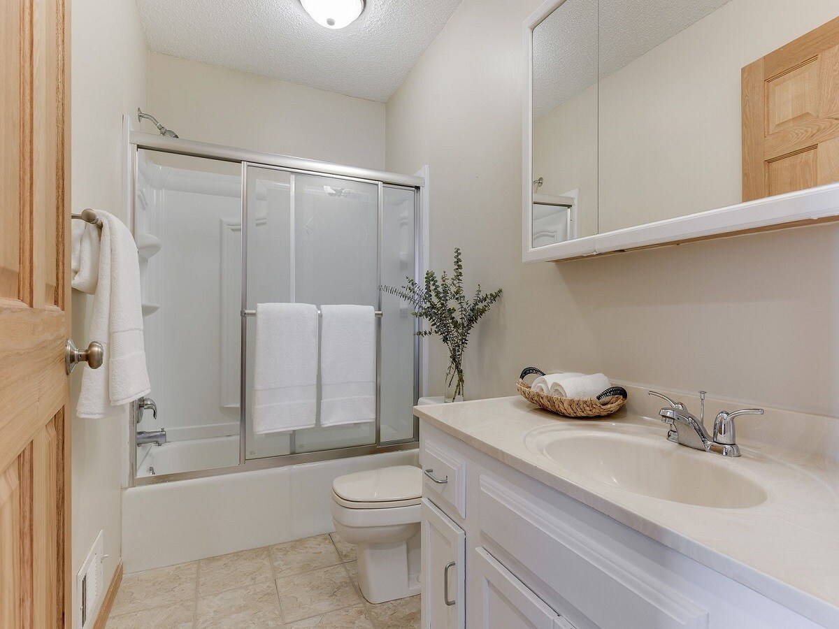 Building Photo - 17505 Rustic Hills Dr
