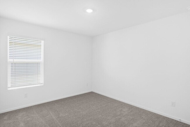 Building Photo - 730 Pawpaw Dr