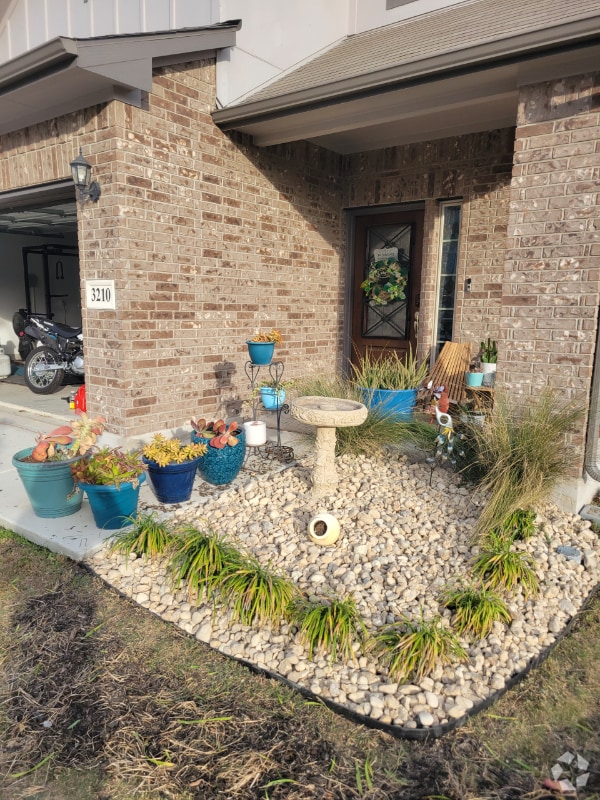 Building Photo - 3210 Hyacinth