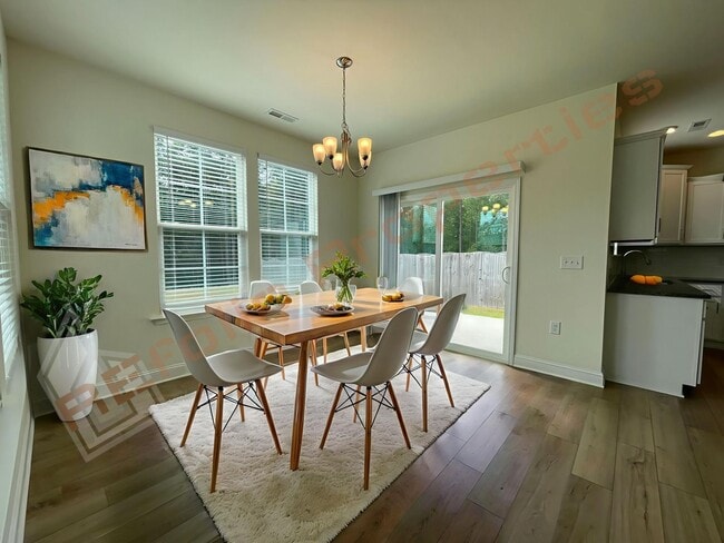 Building Photo - Great news! Get 50% off your first month’s rent when you sign by 12/31/2025! Plus Application fee...