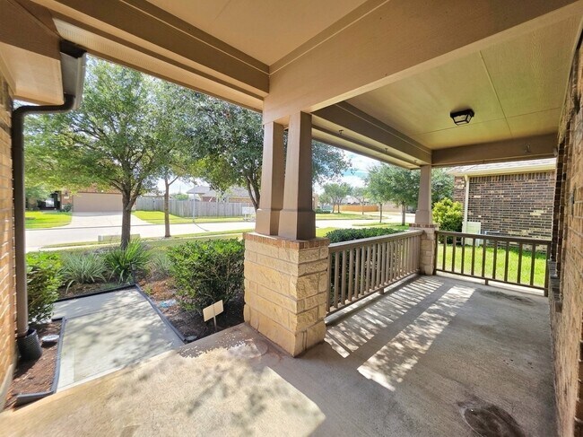 Building Photo - 8206 Oxbow Manor
