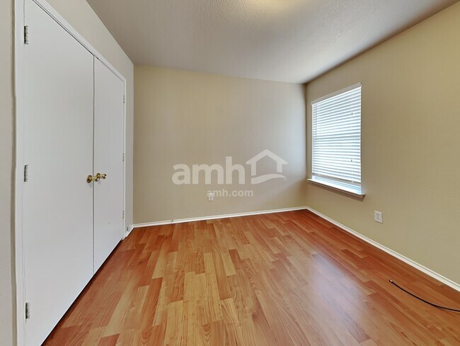 Building Photo - 721 Nancy Dr