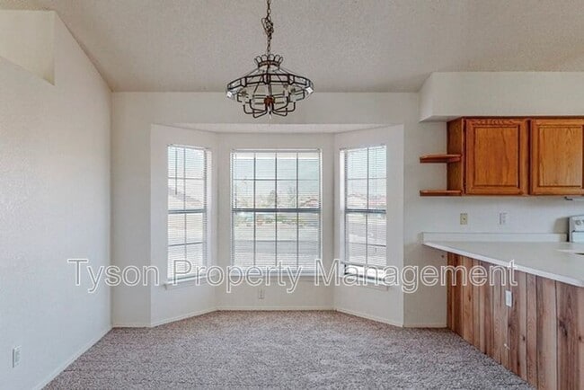 Building Photo - 5201 Tamariz Dr NW