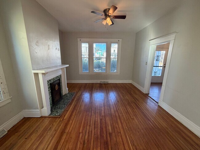 Building Photo - Charming 4bdrm/1.5bth Home Located in Richmond's North Highland Park w/Balcony!!