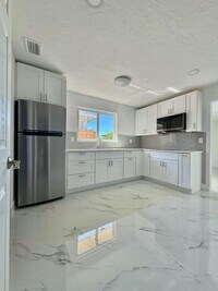 Building Photo - 2826 Floral Rd