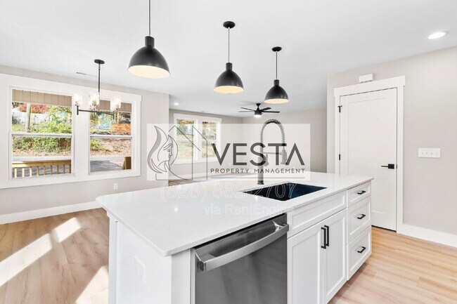 Building Photo - 192 Appalachian Way