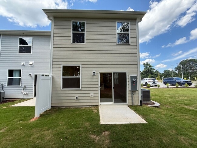 Building Photo - Stunning New Construction 3BD, 2.5BA End U...