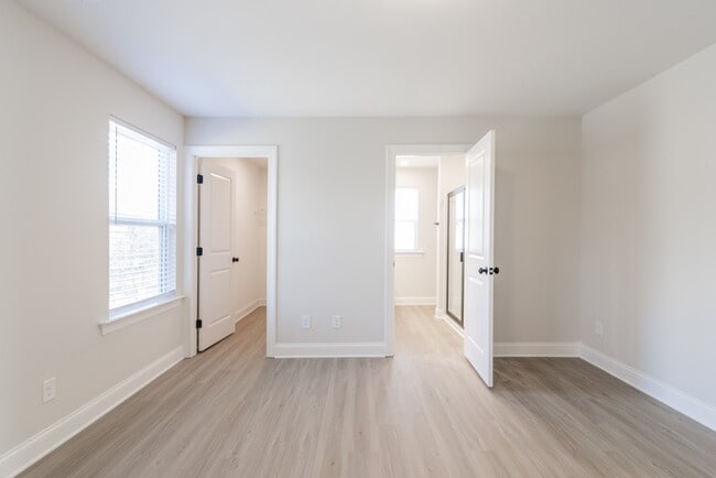 Building Photo - 3636 Trull St