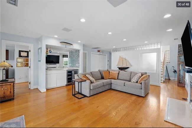 Building Photo - 31 Bay Front Pl