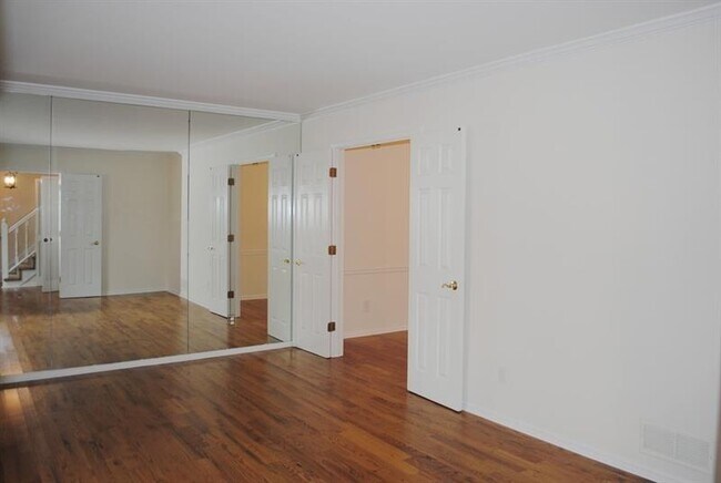 Building Photo - 1407 Independence Way