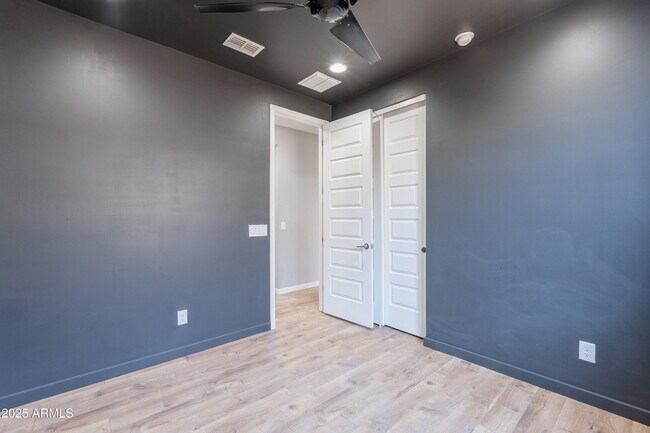 Building Photo - 9570 W Whispering Wind Dr