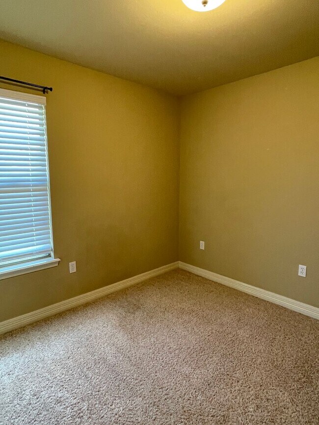 Building Photo - LEGACY SUBDIVISION- PET FRIENDLY