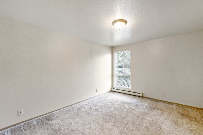 Building Photo - 12520 Roosevelt Way NE