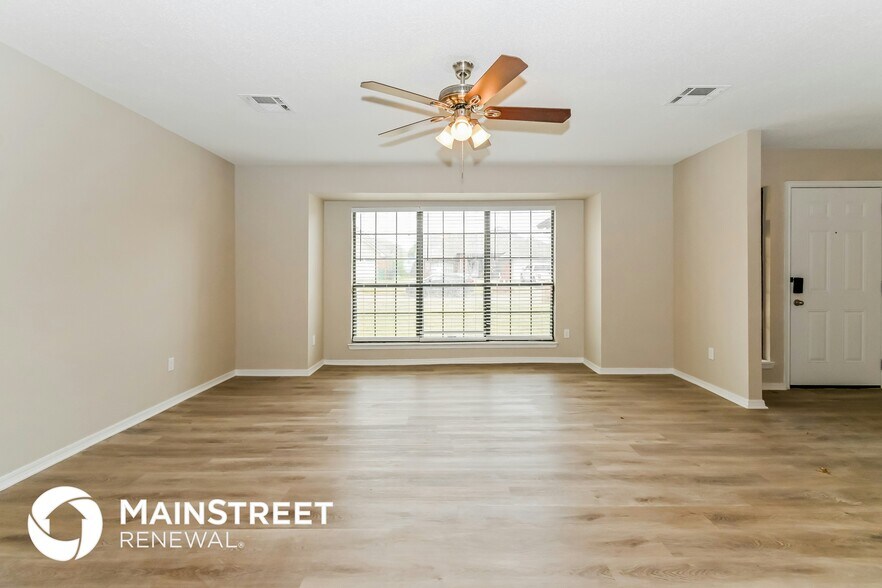 Building Photo - 11916 Silver Sun Dr