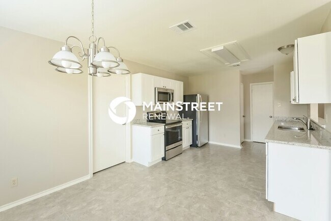 Building Photo - 3 Bedroom Pet-Friendly Home in Converse, TX with Main Street Renewal
