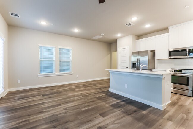 Building Photo - 317 N Centro Cir