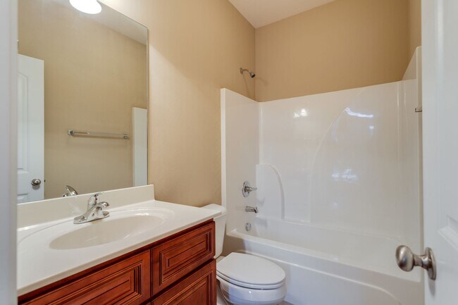 Building Photo - 4-Bed/3-Bath with Bonus Rm. in Spring Hill!