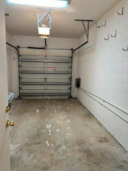 Building Photo - 10253 Vía Hibiscus