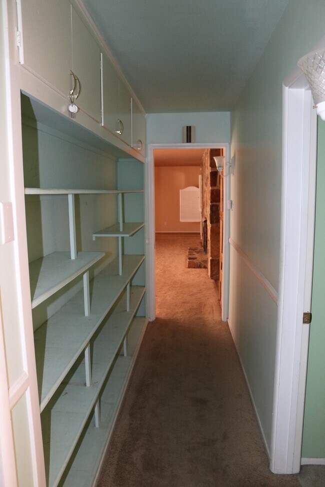 Building Photo - 19275 Symeron Rd