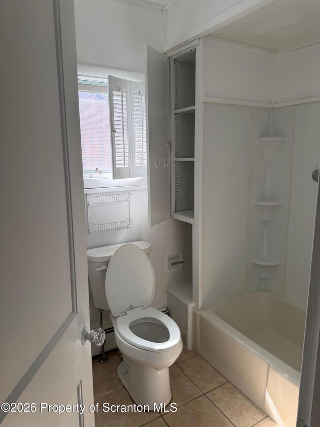 Building Photo - 420 Smith St