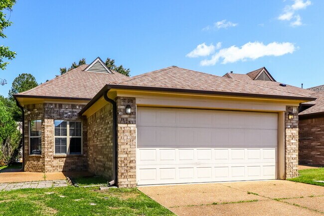 Building Photo - 6885 Lagrange Grove Dr
