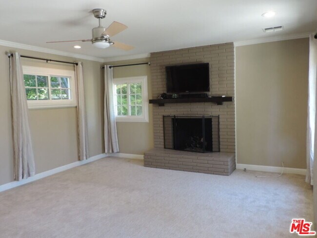 Building Photo - 5039 Rubio Ave