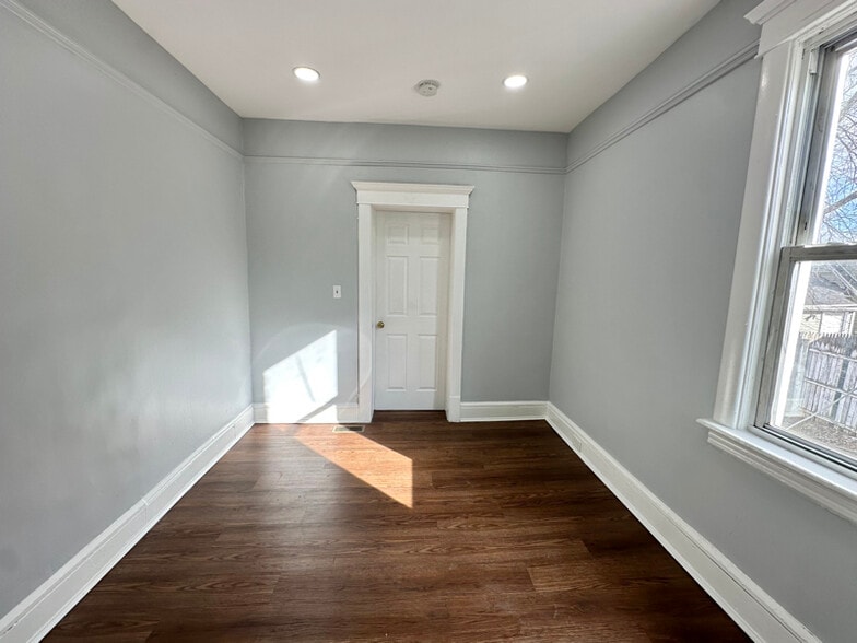 Building Photo - 86 S Fulton St