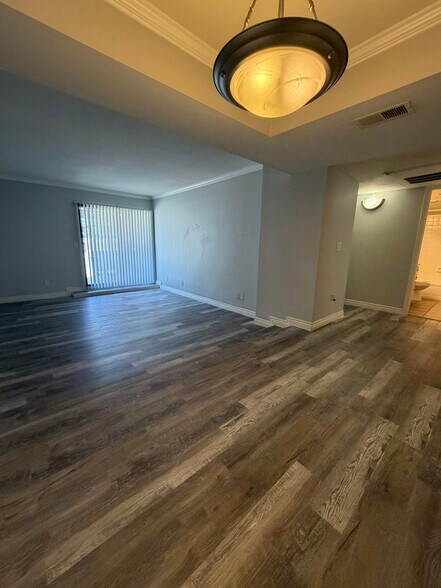Building Photo - 3420 W Danbury Dr
