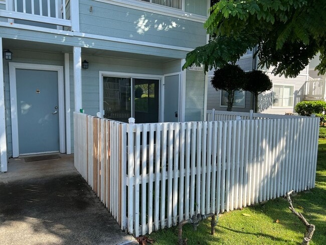 Building Photo - 2 Bedroom/ 2 Bath/ 2 pkg at Crescent Lane