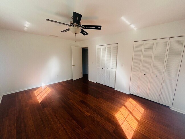 Building Photo - Forest of Golden Hills 3/2/2 ***Hidden Gem***