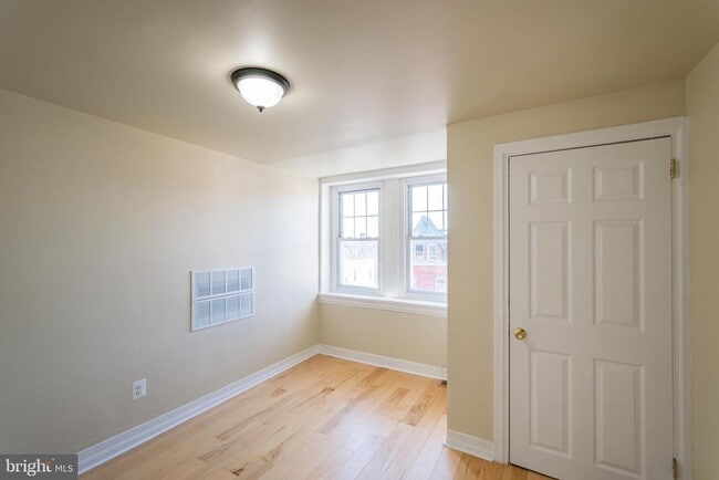 Building Photo - 5426 Jefferson St