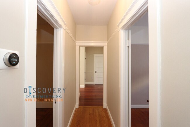 Building Photo - Charming South Berkeley Home for Lease